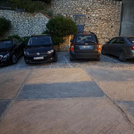Apartments Vila Emiliano Borsh Buitenkant foto