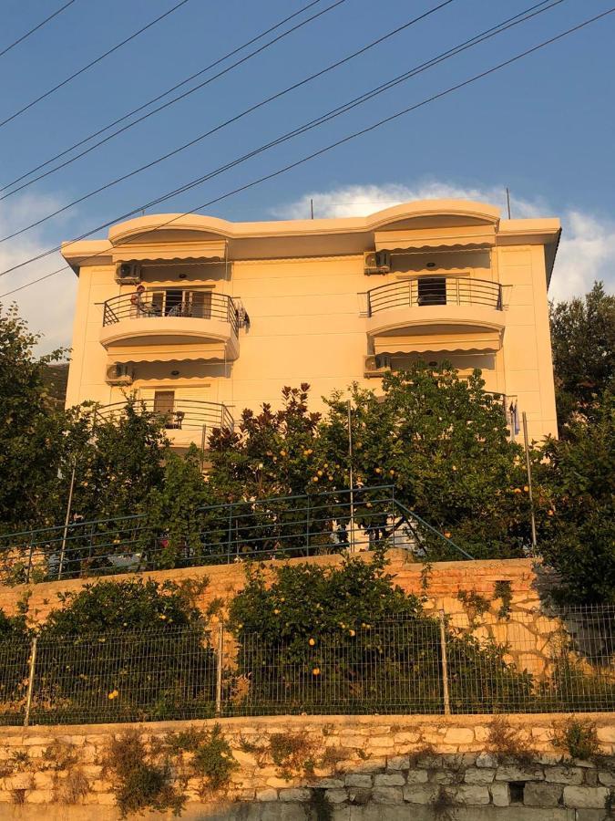 Apartments Vila Emiliano Borsh Buitenkant foto